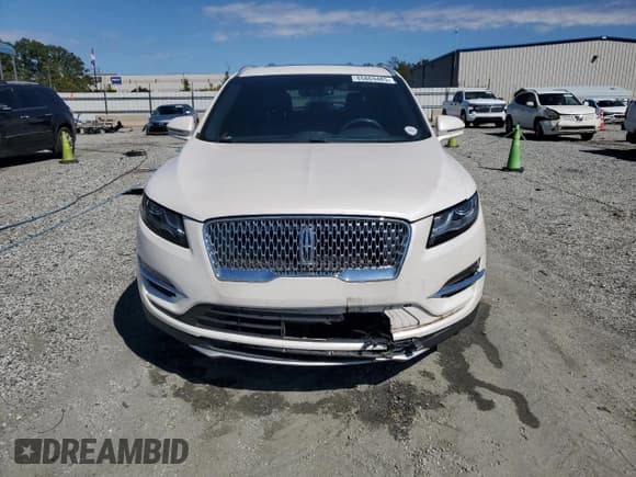 ✅ 2019 Lincoln MKC Reserve • VIN: 5LMCJ3C90KUL52134 • Lot: 85869485. Wystawiony na Copart z przebiegiem 73 382 mil. Bezpłatny archiwum sprzedaży aukcyjnych z USA i szczegółowy raport historii pojazdu na DreamBid. Zdjęcie 5.