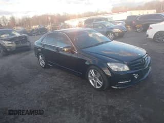 ✅ 2011 Mercedes-Benz C 300 Sport • VIN: WDDGF8BB4BR186964 • Lot: 43675026. Wystawiony na IAAI z przebiegiem 231 055 mil. Bezpłatny archiwum sprzedaży aukcyjnych z USA i szczegółowy raport historii pojazdu na DreamBid. Zdjęcie 1.