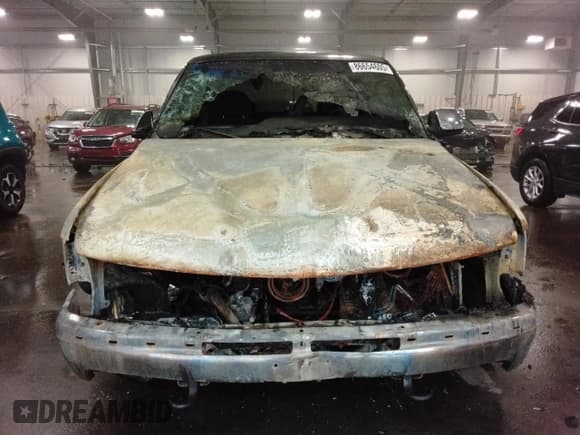 ✅ 2001 Chevrolet Silverado 1500 LS • VIN: 2GCEK19T011341438 • Lot: 86654605. Listed on Copart with Not provided. Free auction sales archive from the USA and detailed vehicle history report at DreamBid. Image 5.