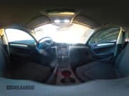 ✅ 2017 Volkswagen Passat S • VIN: 1VWAT7A33HC019579 • Lot: 42889382. Wystawiony na IAAI z przebiegiem 55 544 mil. Bezpłatny archiwum sprzedaży aukcyjnych z USA i szczegółowy raport historii pojazdu na DreamBid. Zdjęcie 18.