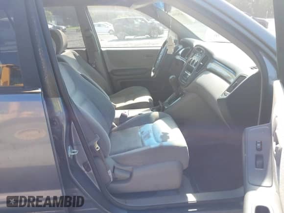 2003 Toyota Highlander with VIN JTEGD21A830066009, listed as a IAAI auction lot 42543516 with 264,635 mi miles and . Bid and sale history available at DreamBid. Image 5.