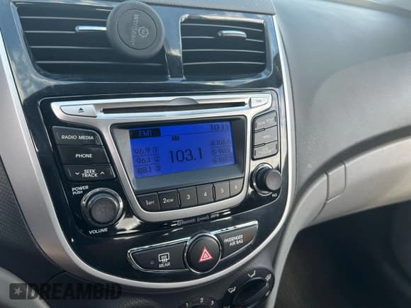 ✅ 2014 Hyundai Accent GLS • VIN: KMHCU4AE2EU614434 • Lot: 92322715. Listed on Copart with 157,392 mi. Free auction sales archive from the USA and detailed vehicle history report at DreamBid. Image 12.