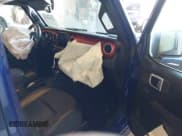 ✅ 2020 Jeep Wrangler Unlimited Rubicon • VIN: 1C4HJXFG6LW272549 • Lot: 43340916. Wystawiony na IAAI z przebiegiem 81 182 mil. Bezpłatny archiwum sprzedaży aukcyjnych z USA i szczegółowy raport historii pojazdu na DreamBid. Zdjęcie 5.