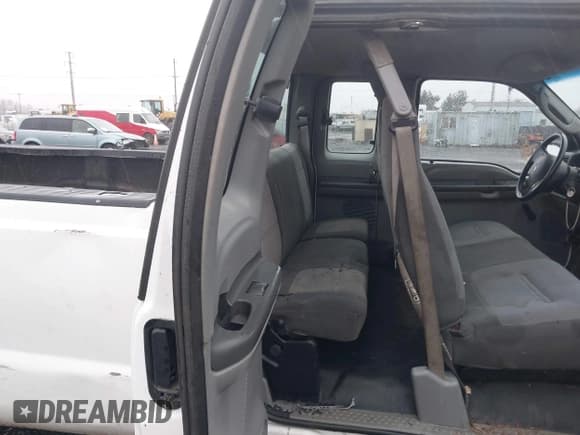✅ 2003 Ford F-250 XL • VIN: 1FTNX21S43EA66779 • Lot: 43858645. Listed on IAAI with 275,541 mi. Free auction sales archive from the USA and detailed vehicle history report at DreamBid. Image 8.