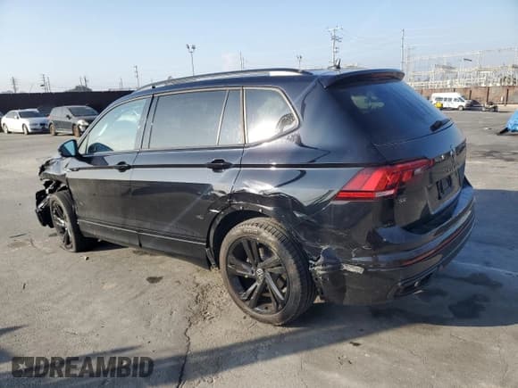 ✅ 2023 Volkswagen Tiguan SE R-Line Black • VIN: 3VVCB7AX5PM014948 • Lot: 82775185. Wystawiony na Copart z przebiegiem 22 353 mil. Bezpłatny archiwum sprzedaży aukcyjnych z USA i szczegółowy raport historii pojazdu na DreamBid. Zdjęcie 2.
