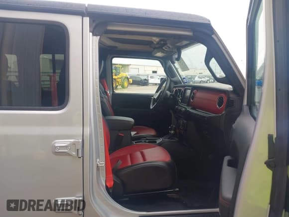 ✅ 2023 Jeep Wrangler Rubicon • VIN: 1C4JJXR63PW696801 • Lot: 43040800. Listed on IAAI with 2,699 mi. Free auction sales archive from the USA and detailed vehicle history report at DreamBid. Image 5.