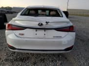 ✅ 2020 Lexus ES • VIN: 58AF21B10LU010836 • Lot: 76931564. Wystawiony na Copart z przebiegiem 82 900 mil. Bezpłatny archiwum sprzedaży aukcyjnych z USA i szczegółowy raport historii pojazdu na DreamBid. Zdjęcie 6.