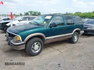 ✅ 1997 Chevrolet Blazer LS • VIN: 1GNDT13W8V2229785 • Lot: 42222096. Wystawiony na IAAI z przebiegiem 244 955 mil. Bezpłatny archiwum sprzedaży aukcyjnych z USA i szczegółowy raport historii pojazdu na DreamBid. Zdjęcie 2.