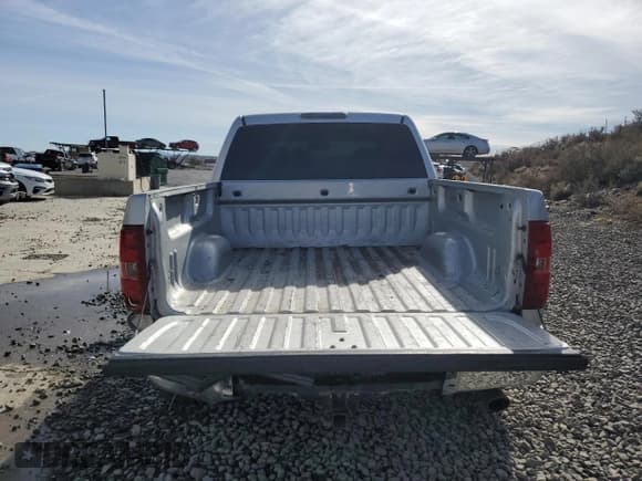 ✅ 2010 Chevrolet Silverado 1500 • VIN: 3GCXKTE26AG131905 • Lot: 46319925. Wystawiony na Copart z przebiegiem 194 686 mil. Bezpłatny archiwum sprzedaży aukcyjnych z USA i szczegółowy raport historii pojazdu na DreamBid. Zdjęcie 6.