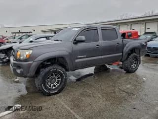 ✅ 2011 Toyota Tacoma • VIN: 3TMLU4EN7BM076067 • Lot: 93421465. Listed on Copart with 276,604 mi. Free auction sales archive from the USA and detailed vehicle history report at DreamBid. Image 1.