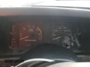 ✅ 1993 Ford Mustang GT • VIN: 1FACP42E0PF153094 • Lot: 79345644. Wystawiony na Copart z przebiegiem 57 014 mil. Bezpłatny archiwum sprzedaży aukcyjnych z USA i szczegółowy raport historii pojazdu na DreamBid. Zdjęcie 9.