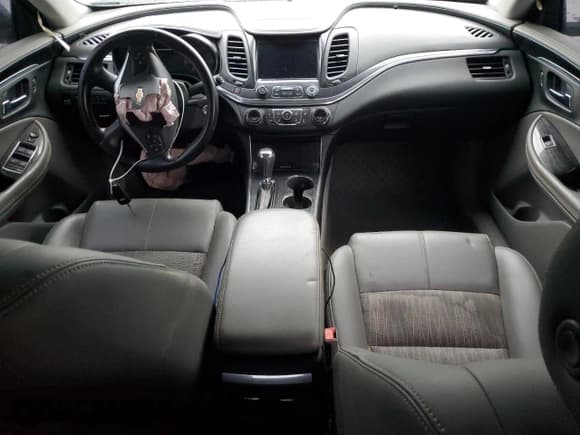 ✅ 2017 Chevrolet Impala LT • VIN: 1G1105S30HU118099 • Лот: 73422924. Опубликован ранее на Copart с пробегом 100 873 миль. Бесплатный доступ к архиву аукционных продаж из США и подробный отчёт об истории автомобиля на DreamBid. Изображение 8.