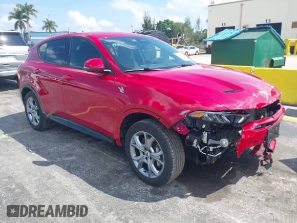 2024 Dodge Hornet R/T with VIN ZACPDFCW5R3A14514, listed as a IAAI auction lot 41901740 with 15,718 mi miles and . Bid and sale history available at DreamBid. Image 1.