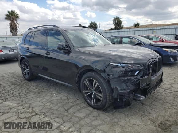 ✅ 2024 BMW X7 xDrive40i • VIN: 5UX23EM01R9V13269 • Lot: 82385935. Listed on Copart with 20,374 mi. Free auction sales archive from the USA and detailed vehicle history report at DreamBid. Image 4.