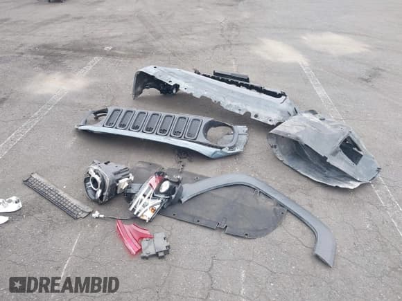 ✅ 2017 Jeep Renegade Trailhawk • VIN: ZACCJBCB7HPE97122 • Lot: 42052309. Listed on IAAI with 40,963 mi. Free auction sales archive from the USA and detailed vehicle history report at DreamBid. Image 12.