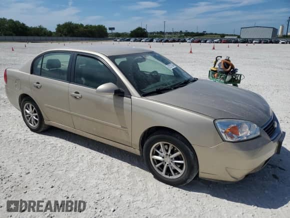 2007 Chevrolet Malibu 2LT z VIN 1G1ZT58N17F207847, wystawiony jako Copart lot #67527184 z przebiegiem 197 198 mil mil oraz Szkoda całkowita • Salvage title. Historia ofert i sprzedaży dostępna na DreamBid. Obrazek 4.
