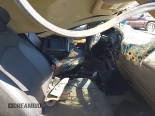 ✅ 1999 Chevrolet Silverado 2500 LS • VIN: 1GCGK29U5XZ183976 • Lot: 42990689. Wystawiony na IAAI z przebiegiem Nie podano. Bezpłatny archiwum sprzedaży aukcyjnych z USA i szczegółowy raport historii pojazdu na DreamBid. Zdjęcie 5.