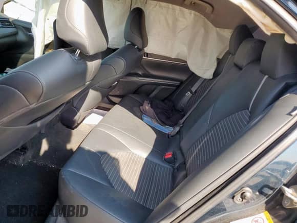 2019 Toyota Camry LE z VIN 4T1B11HK5KU710245, wystawiony jako Copart lot #80063825 z przebiegiem 166 126 mil mil oraz Szkoda całkowita • Salvage title. Historia ofert i sprzedaży dostępna na DreamBid. Obrazek 10.