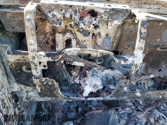 ✅ 2000 Jeep Wrangler Sahara • VIN: 1J4FA59S9YP718555 • Lot: 49660795. Wystawiony na Copart z przebiegiem Nie podano. Bezpłatny archiwum sprzedaży aukcyjnych z USA i szczegółowy raport historii pojazdu na DreamBid. Zdjęcie 9.