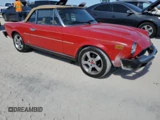 ✅ 1979 FIAT 124 Spider • VIN: 124CS20144522 • Лот: 77779724. Опубликован ранее на Copart с пробегом 651 миль. Бесплатный доступ к архиву аукционных продаж из США и подробный отчёт об истории автомобиля на DreamBid. Изображение 4.