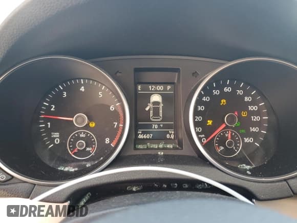 ✅ 2014 Volkswagen Golf • VIN: WVWDB7AJ8EW011893 • Lot: 69930454. Listed on Copart with 46,607 mi. Free auction sales archive from the USA and detailed vehicle history report at DreamBid. Image 9.