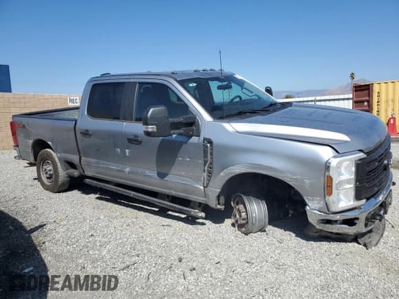 ✅ 2024 Ford F-250 XL • VIN: 1FT7W2BA2REE87359 • Lot: 84938675. Wystawiony na Copart z przebiegiem 51 878 mil. Bezpłatny archiwum sprzedaży aukcyjnych z USA i szczegółowy raport historii pojazdu na DreamBid. Zdjęcie 4.