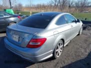 ✅ 2013 Mercedes-Benz C 250 • VIN: WDDGJ4HB7DG059283 • Lot: 41729557. Wystawiony na IAAI z przebiegiem 119 419 mil. Bezpłatny archiwum sprzedaży aukcyjnych z USA i szczegółowy raport historii pojazdu na DreamBid. Zdjęcie 4.
