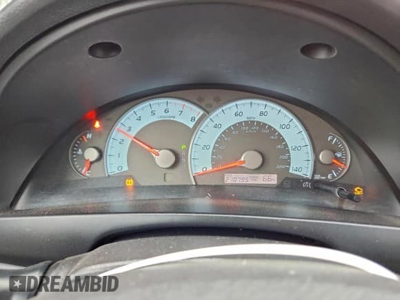 ✅ 2011 Toyota Camry LE • VIN: 4T1BF3EK9BU149484 • Lot: 94536755. Wystawiony na Copart z przebiegiem 210 795 mil. Bezpłatny archiwum sprzedaży aukcyjnych z USA i szczegółowy raport historii pojazdu na DreamBid. Zdjęcie 9.