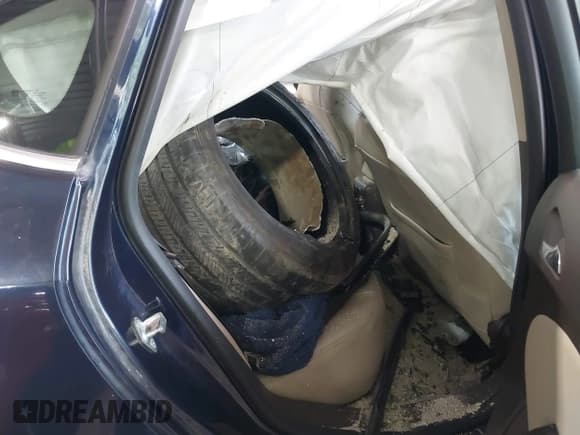 ✅ 2015 Buick Verano Convenience Group • VIN: 1G4PR5SK2F4114093 • Lot: 42674853. Wystawiony na IAAI z przebiegiem 29 129 mil. Bezpłatny archiwum sprzedaży aukcyjnych z USA i szczegółowy raport historii pojazdu na DreamBid. Zdjęcie 8.