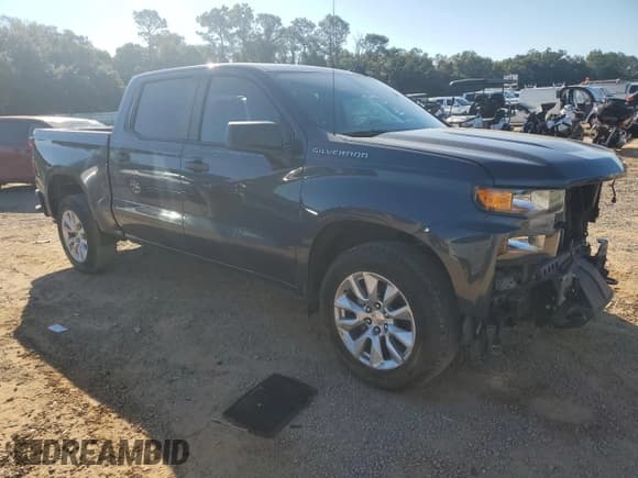 ✅ 2021 Chevrolet Silverado 1500 Custom • VIN: 1GCPWBEK5MZ295648 • Lot: 73112124. Wystawiony na Copart z przebiegiem 84 410 mil. Bezpłatny archiwum sprzedaży aukcyjnych z USA i szczegółowy raport historii pojazdu na DreamBid. Zdjęcie 4.