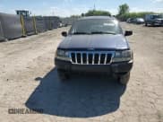 ✅ 2000 Jeep Grand Cherokee Laredo • VIN: 1J4GW48S9YC171439 • Лот: 81863955. Опубликован ранее на Copart с пробегом 124 121 миль. Бесплатный доступ к архиву аукционных продаж из США и подробный отчёт об истории автомобиля на DreamBid. Изображение 14.