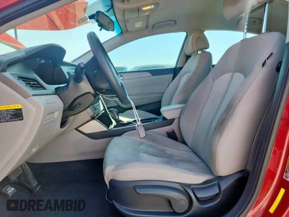 2016 Hyundai Sonata SE z VIN KMHE24L15GA028033, wystawiony jako Copart lot #84905485 z przebiegiem 132 151 mil mil oraz Czysty tytuł • Clean title. Historia ofert i sprzedaży dostępna na DreamBid. Obrazek 7.