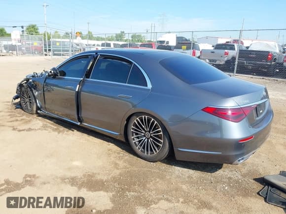 ✅ 2021 Mercedes-Benz S 580 • VIN: W1K6G7GBXMA040405 • Lot: 42965156. Wystawiony na IAAI z przebiegiem 38 370 mil. Bezpłatny archiwum sprzedaży aukcyjnych z USA i szczegółowy raport historii pojazdu na DreamBid. Zdjęcie 3.