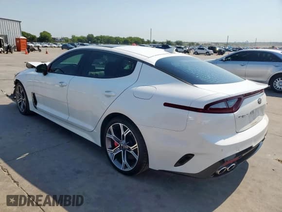 ✅ 2018 Kia Stinger GT2 • VIN: KNAE55LC3J6018031 • Lot: 70939105. Wystawiony na Copart z przebiegiem 115 338 mil. Bezpłatny archiwum sprzedaży aukcyjnych z USA i szczegółowy raport historii pojazdu na DreamBid. Zdjęcie 2.