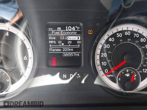 2024 Ram 1500 SLT z VIN 1C6RR6GG4RS123036, wystawiony jako IAAI lot #42356146 z przebiegiem 38 557 mil mil oraz . Historia ofert i sprzedaży dostępna na DreamBid. Obrazek 7.