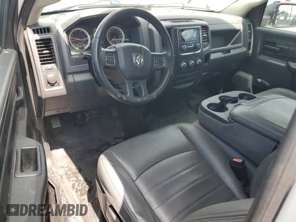 2017 Ram 1500 Tradesman z VIN 3C6JR6AT9HG742076, wystawiony jako Copart lot #59478235 z przebiegiem 148 694 mil mil oraz Szkoda całkowita • Salvage title. Historia ofert i sprzedaży dostępna na DreamBid. Obrazek 8.