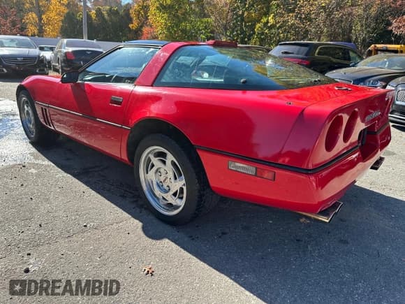 ✅ 1990 Chevrolet Corvette • VIN: 1G1YY2385L5119459 • Лот: 85641214. Опубликован ранее на Copart с пробегом 51 537 миль. Бесплатный доступ к архиву аукционных продаж из США и подробный отчёт об истории автомобиля на DreamBid. Изображение 3.