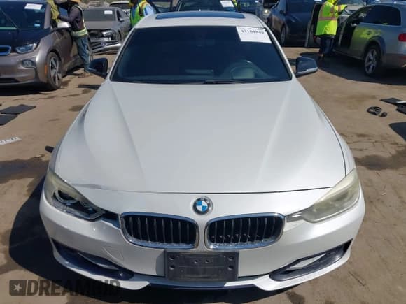✅ 2013 BMW 3 Series 335i • VIN: WBA3A9C56DF475075 • Lot: 43104849. Listed on IAAI with 141,148 mi. Free auction sales archive from the USA and detailed vehicle history report at DreamBid. Image 12.