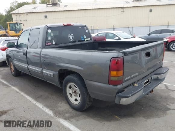 ✅ 2000 Chevrolet Silverado 1500 LS • VIN: 2GCEC19T5Y1122725 • Лот: 43815165. Опубликован ранее на IAAI с пробегом 352 070 миль. Бесплатный доступ к архиву аукционных продаж из США и подробный отчёт об истории автомобиля на DreamBid. Изображение 3.