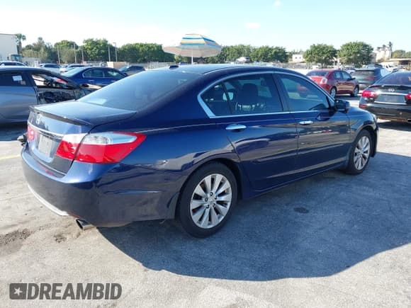 ✅ 2015 Honda Accord EX-L • VIN: 1HGCR2F80FA042085 • Lot: 43746595. Listed on IAAI with 117,193 mi. Free auction sales archive from the USA and detailed vehicle history report at DreamBid. Image 4.