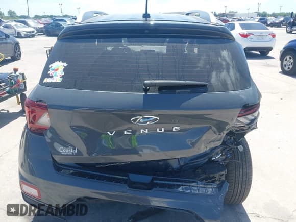 ✅ 2024 Hyundai Venue SEL • VIN: KMHRC8A32RU315387 • Lot: 41957361. Listed on IAAI with 5,303 mi. Free auction sales archive from the USA and detailed vehicle history report at DreamBid. Image 16.