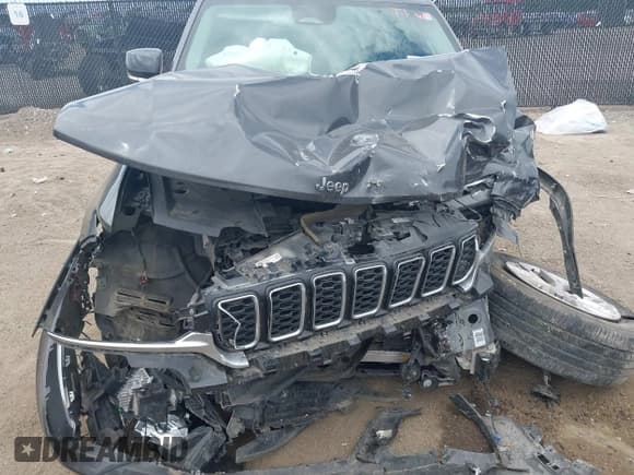 ✅ 2022 Jeep Grand Cherokee Limited • VIN: 1C4RJHBGXN8501208 • Lot: 42663514. Listed on IAAI with 60,040 mi. Free auction sales archive from the USA and detailed vehicle history report at DreamBid. Image 6.