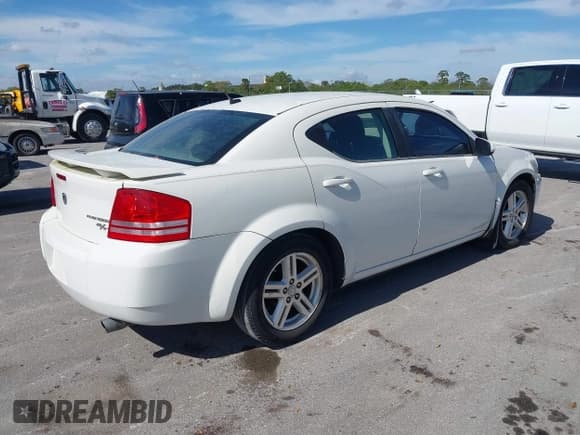 ✅ 2010 Dodge Avenger R/T • VIN: 1B3CC5FB0AN114421 • Лот: 41429805. Опубликован ранее на IAAI с пробегом 166 804 миль. Бесплатный доступ к архиву аукционных продаж из США и подробный отчёт об истории автомобиля на DreamBid. Изображение 4.