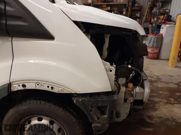 ✅ 2016 Ford Transit Cargo • VIN: 1FTYE1ZM6GKB14731 • Lot: 43755334. Wystawiony na IAAI z przebiegiem 192 501 mil. Bezpłatny archiwum sprzedaży aukcyjnych z USA i szczegółowy raport historii pojazdu na DreamBid. Zdjęcie 19.