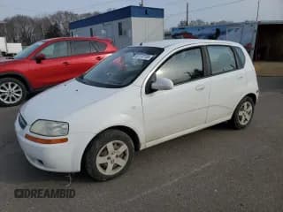 ✅ 2005 Chevrolet Aveo LS • VIN: KL1TD62655B441051 • Lot: 87772115. Wystawiony na Copart z przebiegiem Nie podano. Bezpłatny archiwum sprzedaży aukcyjnych z USA i szczegółowy raport historii pojazdu na DreamBid. Zdjęcie 1.