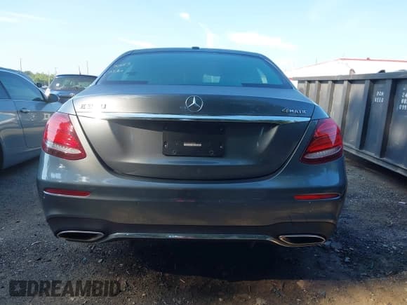 ✅ 2017 Mercedes-Benz E 300 Luxury • VIN: WDDZF4KB5HA023068 • Lot: 42724979. Listed on IAAI with 66,161 mi. Free auction sales archive from the USA and detailed vehicle history report at DreamBid. Image 16.