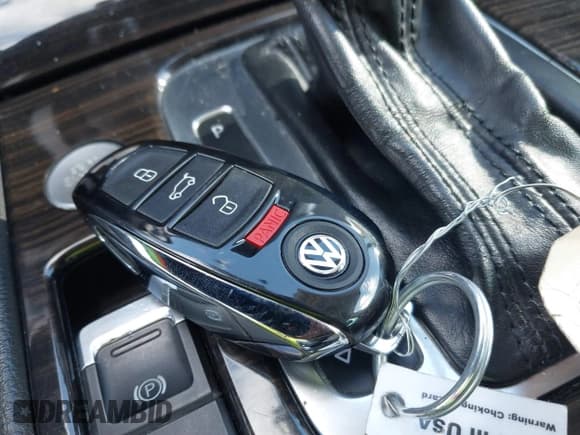 ✅ 2016 Volkswagen Touareg Lux • VIN: WVGEF9BP4GD001508 • Lot: 41850994. Wystawiony na IAAI z przebiegiem 63 355 mil. Bezpłatny archiwum sprzedaży aukcyjnych z USA i szczegółowy raport historii pojazdu na DreamBid. Zdjęcie 11.