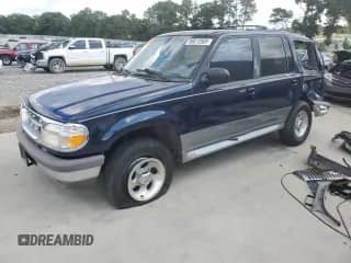 1997 Ford Explorer XL z VIN 1FMDU32X3VUD36013, wystawiony jako Copart lot #66613585 z przebiegiem 211 816 mil mil oraz Czysty tytuł • Clean title. Historia ofert i sprzedaży dostępna na DreamBid. Obrazek 1.