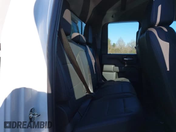 ✅ 2024 Chevrolet Silverado 2500HD Work Truck • VIN: 1GC2YLE72RF198079 • Lot: 41586127. Wystawiony na IAAI z przebiegiem 9 934 mil. Bezpłatny archiwum sprzedaży aukcyjnych z USA i szczegółowy raport historii pojazdu na DreamBid. Zdjęcie 8.