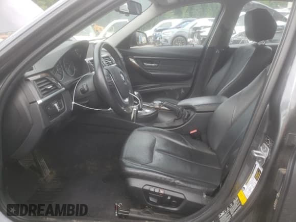 ✅ 2015 BMW 3 Series 328i xDrive • VIN: WBA3B5G55FNS20202 • Lot: 51373875. Wystawiony na Copart z przebiegiem 123 076 mil. Bezpłatny archiwum sprzedaży aukcyjnych z USA i szczegółowy raport historii pojazdu na DreamBid. Zdjęcie 7.